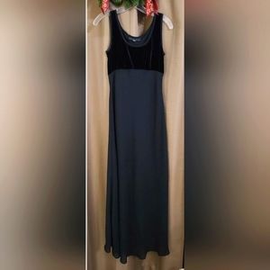 Alex Evenings Women's Size 10P Petite Sleeveless Maxi Dress, Black